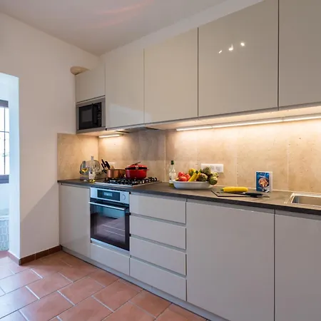 Bella Vista Apartment